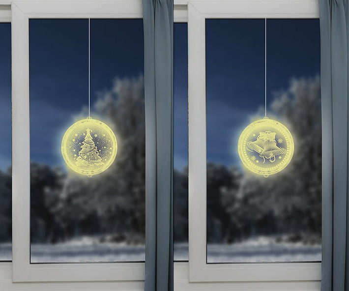Zwei weihnachtliche Fenster-Lichter schmücken das Zuhause: Lunartec Weihnachtliches Fenster-Licht mit Glocken- oder Weihnachtsbaum-Motiv