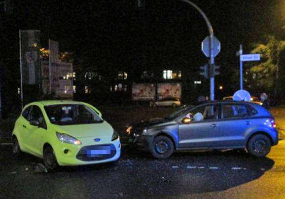 POL-ME: Kurzzeitiger Stromausfall: Zwei Unfälle in kurzer Zeit - Langenfeld - 2111027