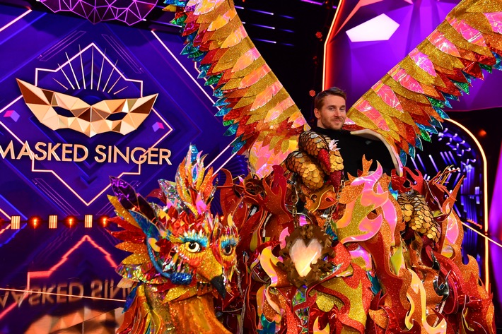 Der Zauber des PHÖNIX. Samuel Koch begeistert und berührt mit seinen Songs bei "The Masked Singer"