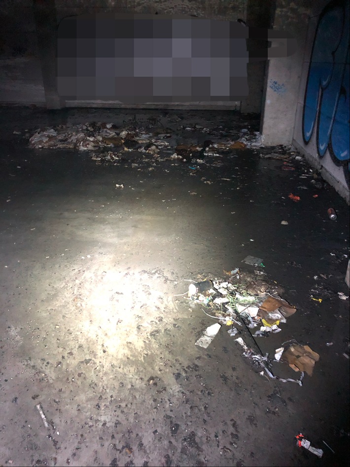 POL-ME: Papiercontainer in Lagerhalle ausgebrannt - die Polizei ermittelt - Ratingen - 2301054