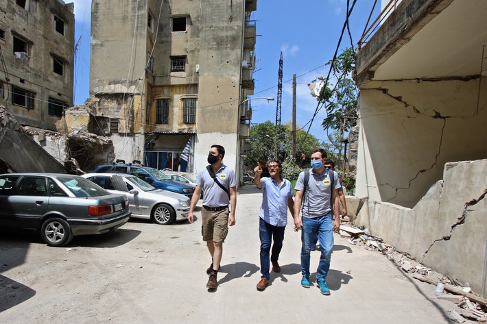 Explosion Beirut: Wer etwas reparieren kann, bleibt in der Stadt / Bündnisorganisationen von &quot;Aktion Deutschland Hilft&quot; versorgen Obdachlose und unterstützen Reparaturen