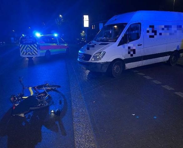 POL-STD: 57-jährige Radfahrerin von Transporterfahrer übersehen und schwer verletzt