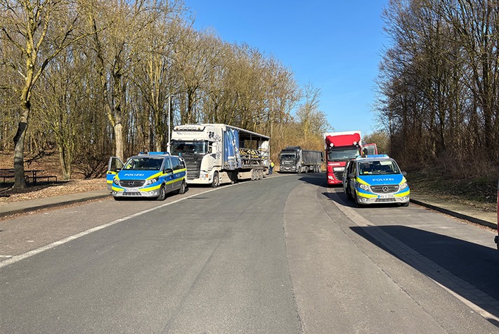 POL-ST: Kreis Steinfurt, Verkehrsdienst führt Kontrollen bei Bussen und LKW durch Positives Ergebnis bei Schulbussen