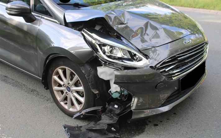 POL-MI: Autofahrerin nach Unfall ins Krankenhaus gebracht