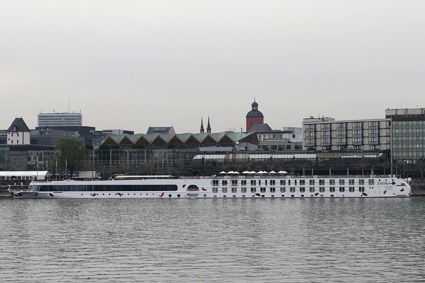Herzlich willkommen: Neues elftes Schiff A-ROSA FLORA wird heute feierlich in Mainz getauft