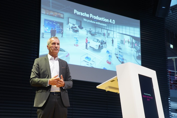 Wo bleibt der Mensch in der &quot;klugen&quot; Fabrik? / 140 Unternehmer beim Smart Factory Day im Porsche Werk Leipzig