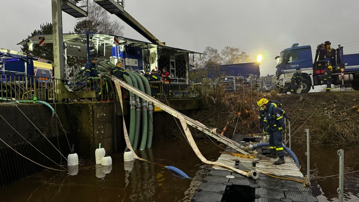 THW HH MV SH: Kreis und THW üben Schöpfwerksausfall