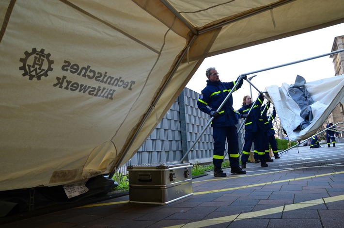 THW HB-NDS: Notversorgung und Notinstandsetzung: Technisches Hilfswerk präsentiert neue Fachgruppe N auf Interschutz Community Days