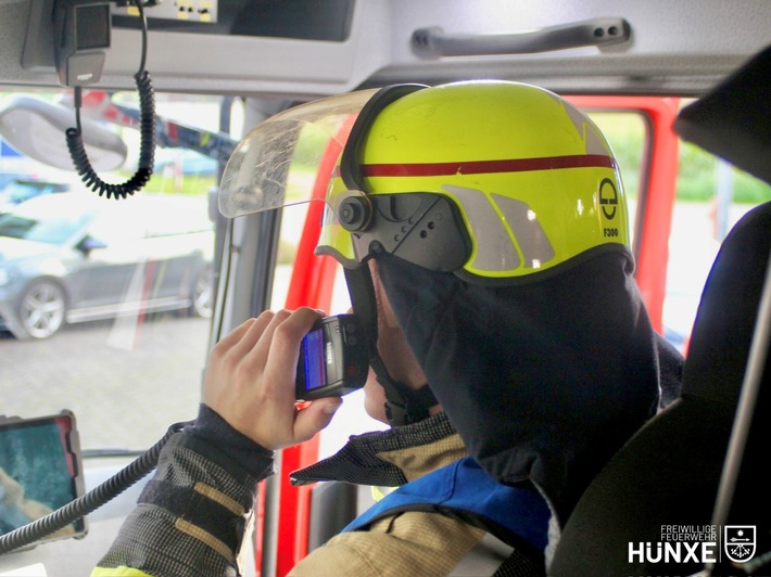 FW Hünxe: Person in verschlossener Wohnung