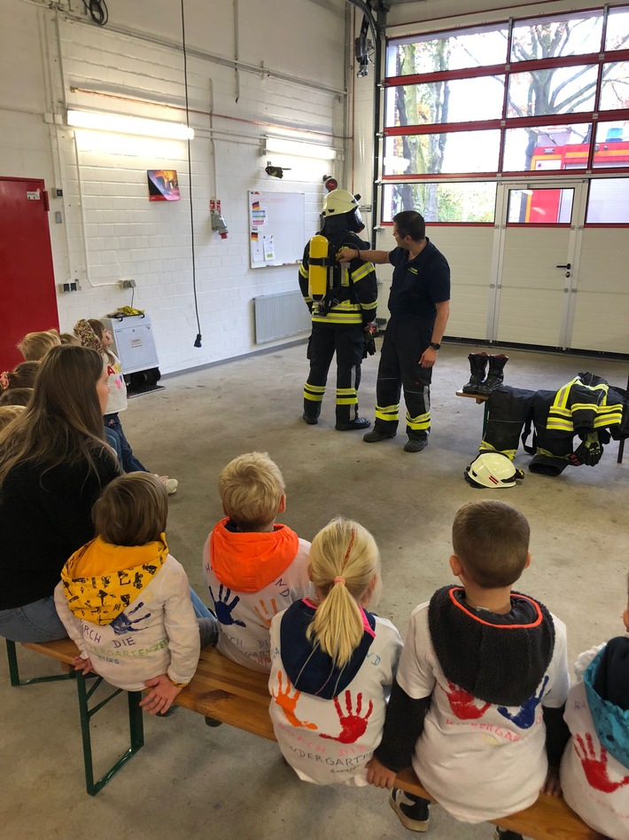 FW-KLE: Brandschutzerziehung mit dem Sankt-Markus-Kindergarten: "Da sein, damit es nicht brennt"