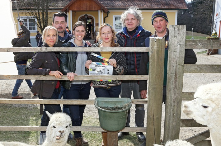 Das Erste: &quot;Steirerwut&quot; (AT): Dreharbeiten für den vierten Film der ARD-Degeto/ORF-Krimireihe
Miriam Stein und Hary Prinz ermitteln gegen Brigitte Hobmeier auf einem Alpaka-Hof