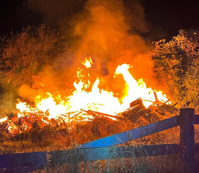 FW-KLE: Achtung, nur eine Übung - Feuerwehr probt für einen Waldbrand