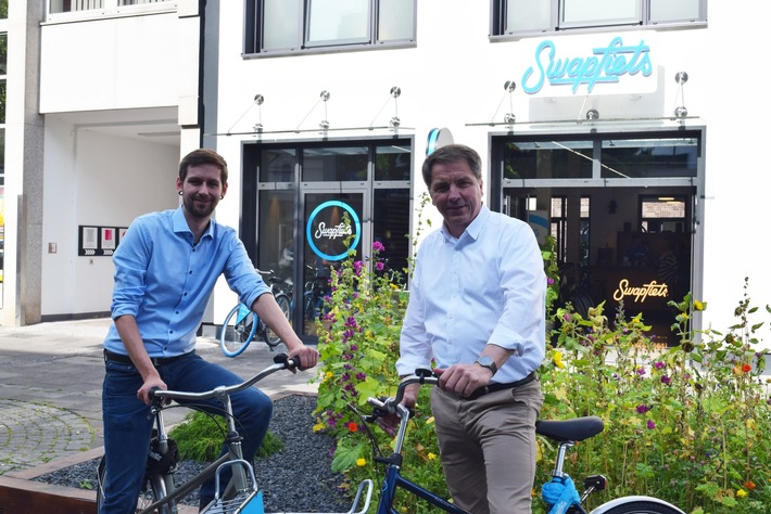 Pressemitteilung: Ein Jahr Swapfiets in Oldenburg - OB Jürgen Krogmann zieht positive Bilanz