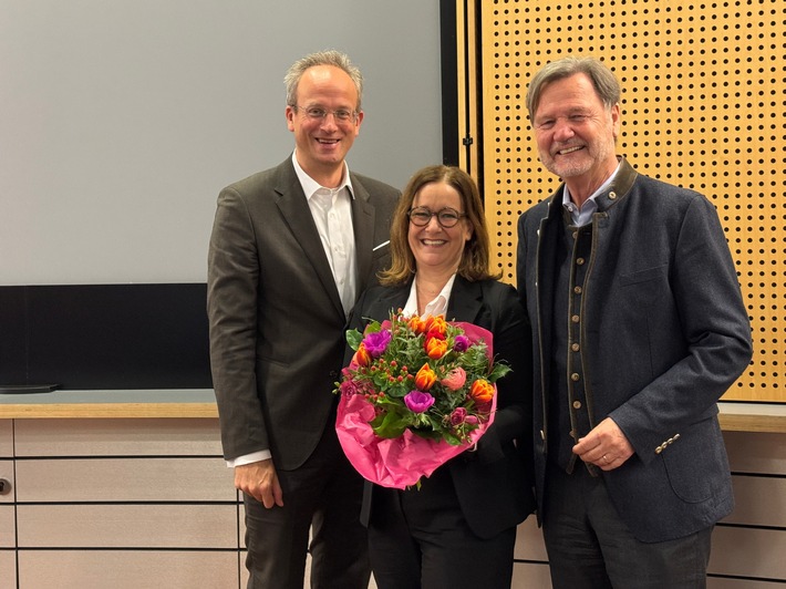 Dr. Annette Schumacher als Geschäftsführerin der Landeszentrale bestätigt