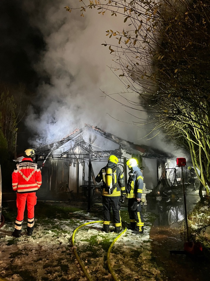 POL-GT: Brand eines Gartenhauses am Herderweg