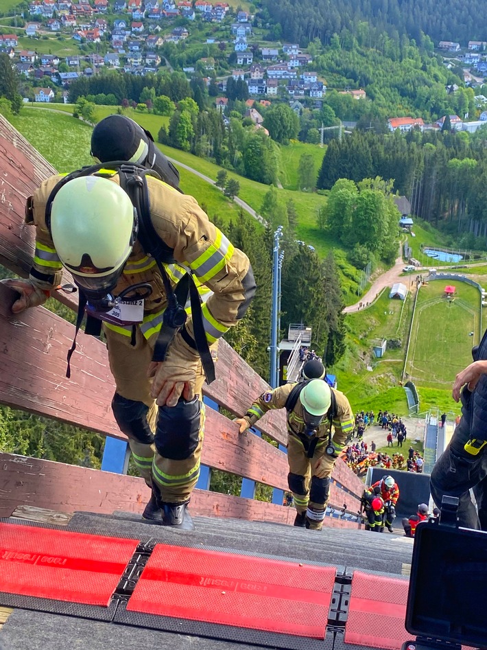 FW Konstanz: Keiner ist schneller als die Konstanzer Feuerwehr!
