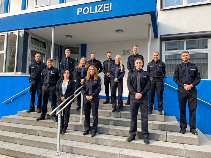 POL-HM: 27 neue Mitarbeiterinnen und Mitarbeiter in der Polizeiinspektion Hameln-Pyrmont / Holzminden begrüßt