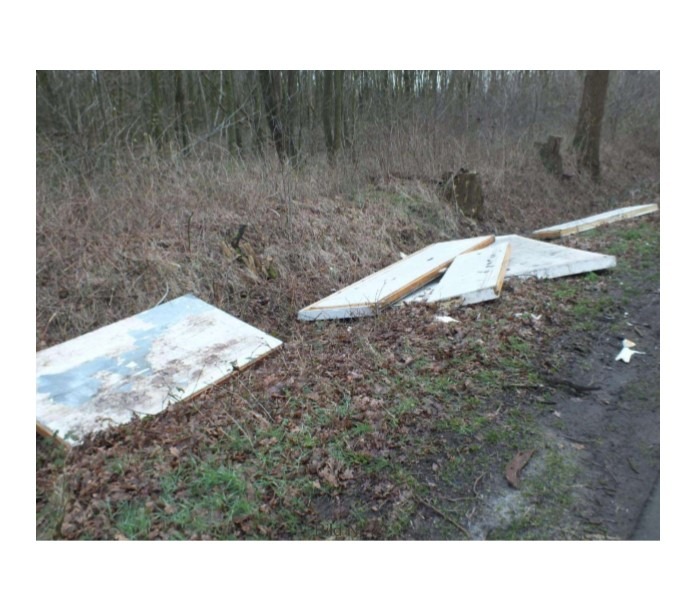 POL-SE: Hasloh - Unerlaubte Müllablagerung / Polizei bittet um Hinweise