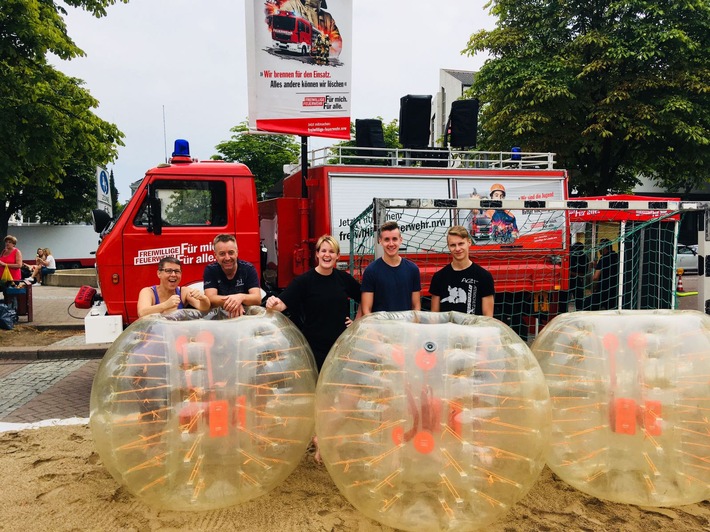 FW-HAAN: Feuerwehr lädt zum &quot;Spiel ohne Grenzen&quot; auf den Neuen Markt