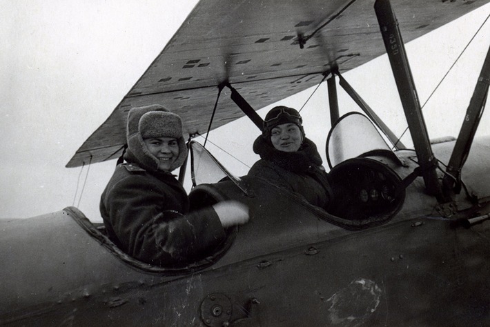 "Stalins Elite-Kämpferinnen": ZDFinfo-Dokumentation über die "Nachthexen"-Bomberpilotinnen der Roten Armee