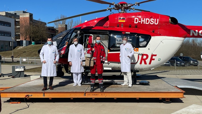 "Christoph Regensburg" fliegt mit Blut- und Plasmakonserven
