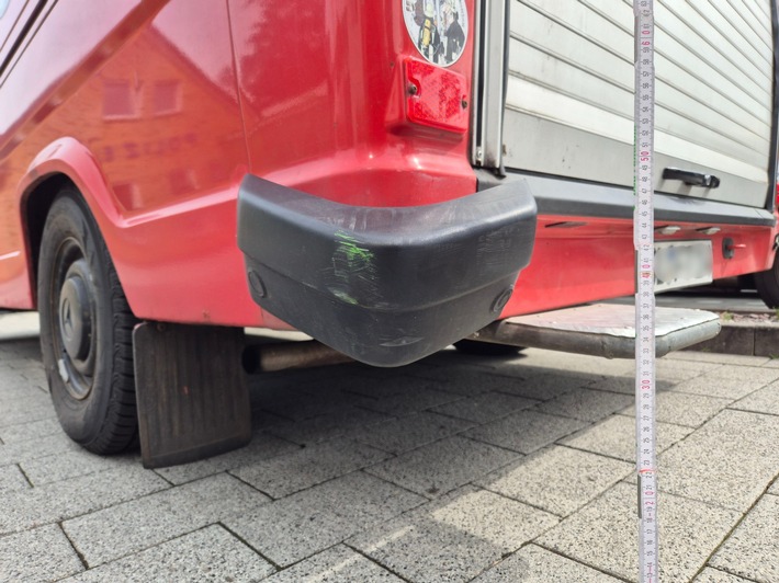 POL-FL: Tetenhusen: Zeugen nach Unfallflucht an Feuerwehrfahrzeug gesucht