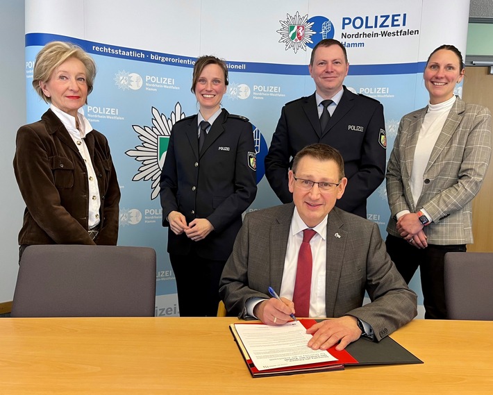 POL-HAM: Polizei Hamm unterzeichnet Charta der Vielfalt