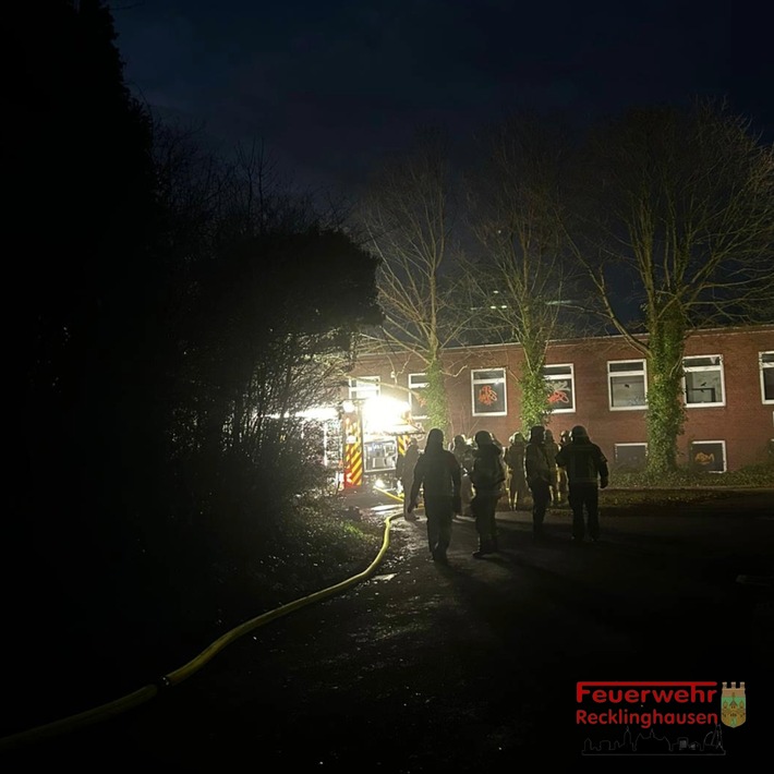 FW-RE: Brand auf dem ehemaligen Trainingszentrum Bergbau der RAG