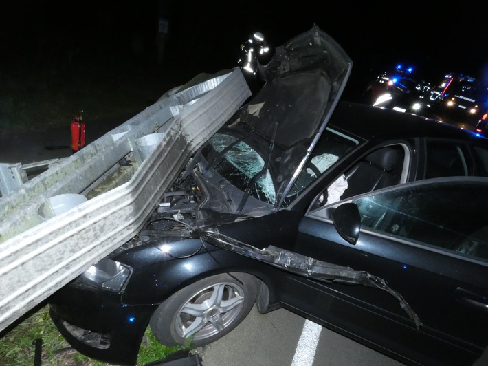 POL-CE: Schwerer Verkehrsunfall mit einer schwerverletzten Person auf der B 214 zwischen Celle und Hambühren