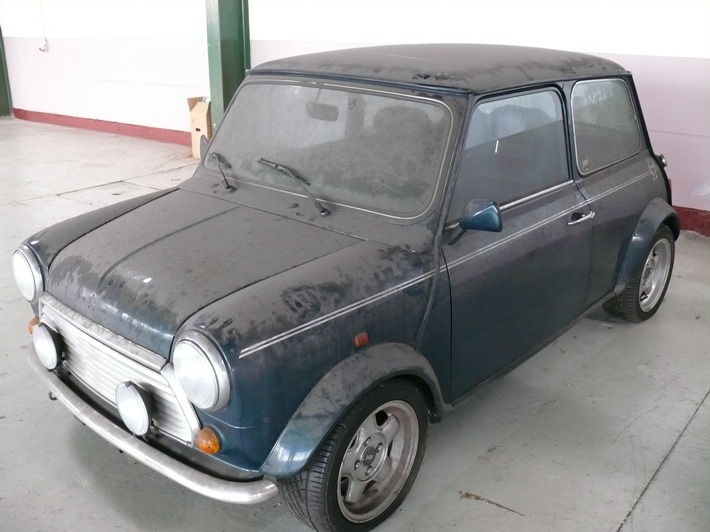 HZA-D: Mini Pfändung mit maxi Erfolg für den Zoll / Zoll pfändet vermeintlichen "Schrott-Mini" und versteigert ihn für über 15.000 Euro