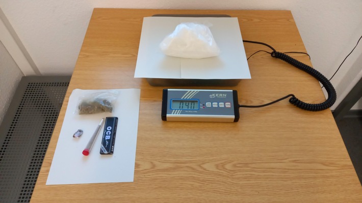 BPOL NRW: Fahndungserfolg der Bundespolizei auf der Autobahn A 61; 23-Jähriger versteckte 400 Gramm Kokain in der Unterhose