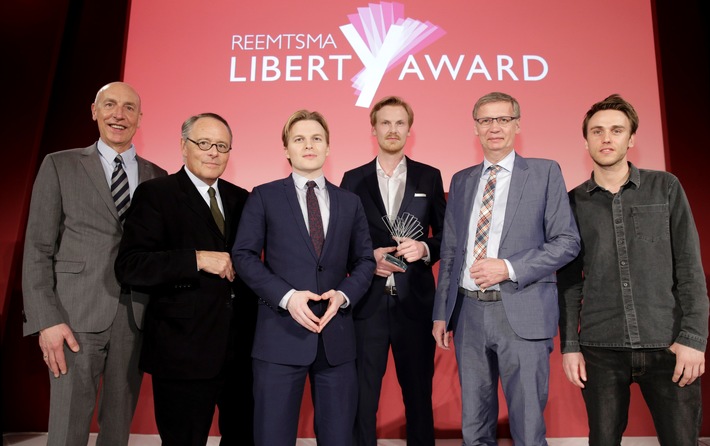 Hamburger Journalist Claas Relotius erhält Reemtsma Liberty Award 2017 - Investigativjournalist und Jurist Ronan Farrow hält Ehrenrede vor 250 Gästen