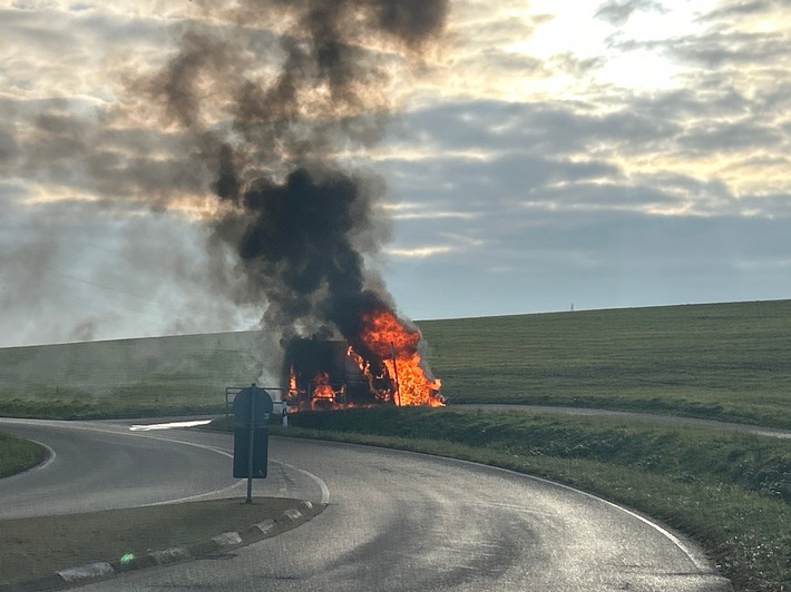 POL-PDLD: Pkw-Brand auf der K23 von der B38 in Richtung Deutschhof