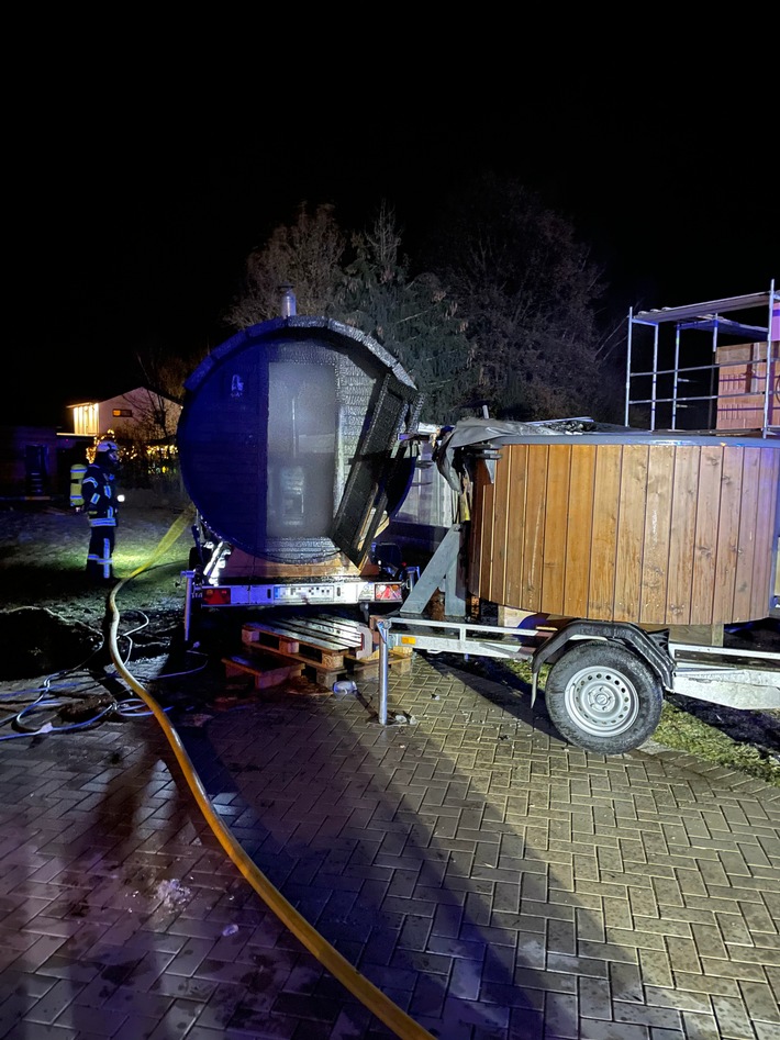 FW-DT: Mobile Sauna brennt im Ortsteil Bentrup-Loßbruch