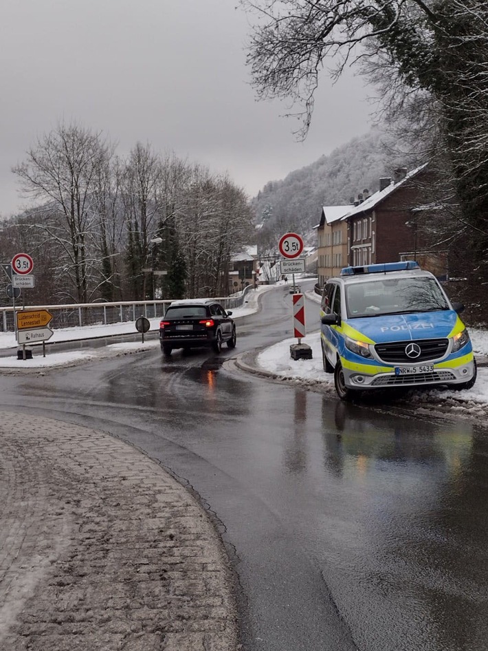 POL-MK: Kontrollen im Bereich der B236-Brückensperrung