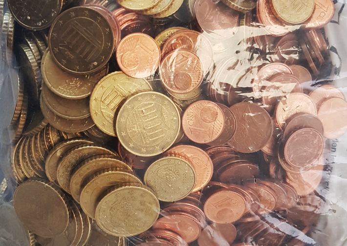 POL-HM: Münzgeld an der Landesstraße 550 aufgefunden