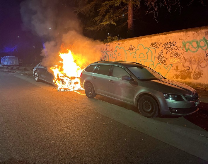 POL-AC: Fahrzeugbrände in der Innenstadt - Kriminalpolizei ermittelt