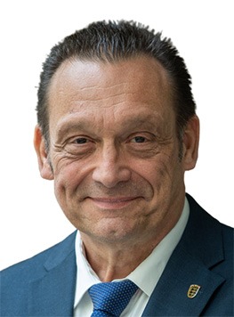 Bernhard Eisenhut MdL: Handeln statt Managementkonzepte