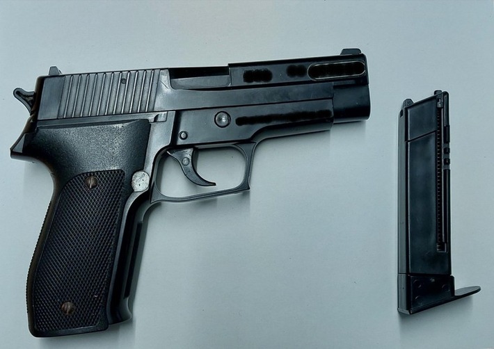 BPOL-HH: Meldung über Person mit Schusswaffe im S-Bahnhof Reeperbahn