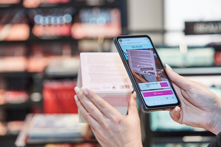 Innovatives und kontaktloses Bezahlsystem Scan & Go von shopreme im ersten Douglas Innovation-Flagship-Store in München