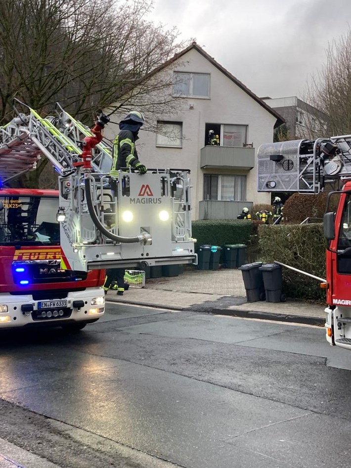 FW-EN: Weitere Einsätze für die Feuerwehr Wetter am Donnerstag -zwei zeitgleiche Einsätze in der Kaiserstraße-