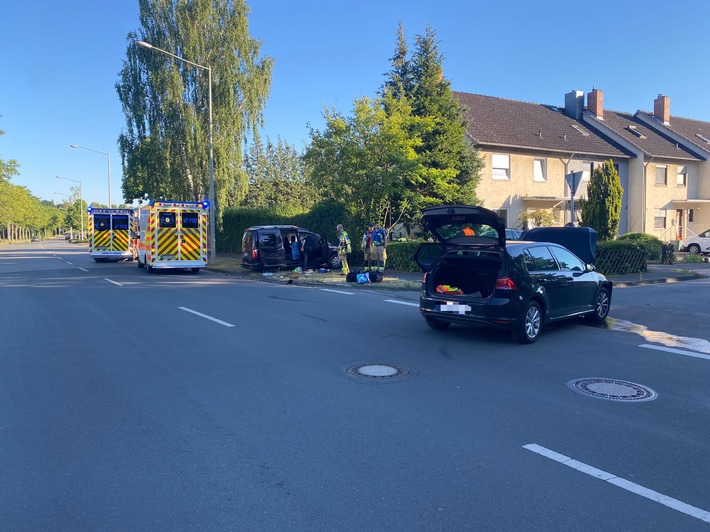 FW Helmstedt: Verkehrsunfall Kreuzungsbereich Wittenberger Strase   Leipziger Straße