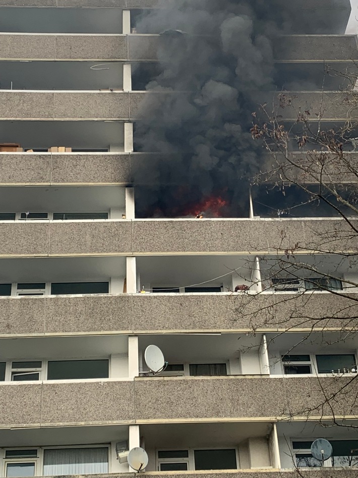 FW-GLA: Wohnungsbrand in einem Hochhaus