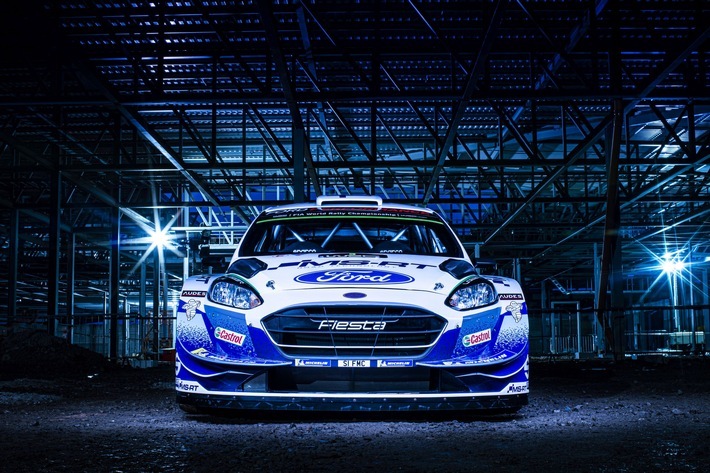 Knapp zwei Wochen vor dem offiziellen Start der FIA Rallye-Weltmeisterschaft 2020 enthüllt M-Sport Ford das rundum neue Design, mit dem die Fiesta WRC des Teams in dieser Saison an den Start gehen werden. Für die Lackierung der von einem rund 380 PS starken Ford EcoBoost-Vierzylinder mit 1,6 Liter Hubraum angetriebenen Turbo-Allradler zeichnet erneut Grafik-Designer Phil Dixon verantwortlich. Der Brite ist ebenso wie das Team M-Sport Ford in der britischen Grafschaft Cumbria beheimatet. Seine Fahrzeug-Designs genießen bei Rallye-Fans seit langem Kult-Status. Weiterer Text über ots und www.presseportal.de/nr/6955 / Die Verwendung dieses Bildes ist für redaktionelle Zwecke honorarfrei. Veröffentlichung bitte unter Quellenangabe: "obs/Ford-Werke GmbH"