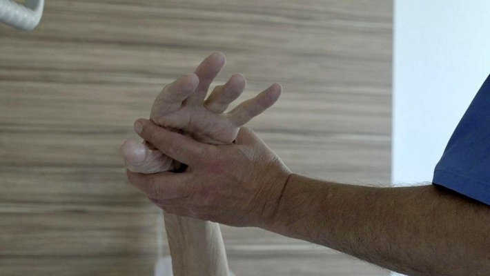 Der 3sat-Dokumentarfilmpreis 2025 geht an "Palliativstation" von Philipp Döring