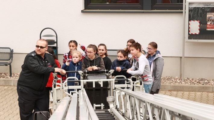 FW-Lohmar: Girls Day bei der Feuerwehr Lohmar