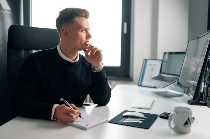 Marvin Flenche von umsatz.io: 7 CRM-Fehler, die jeden Vertrieb ausbremsen – und wie du sie sofort behebst