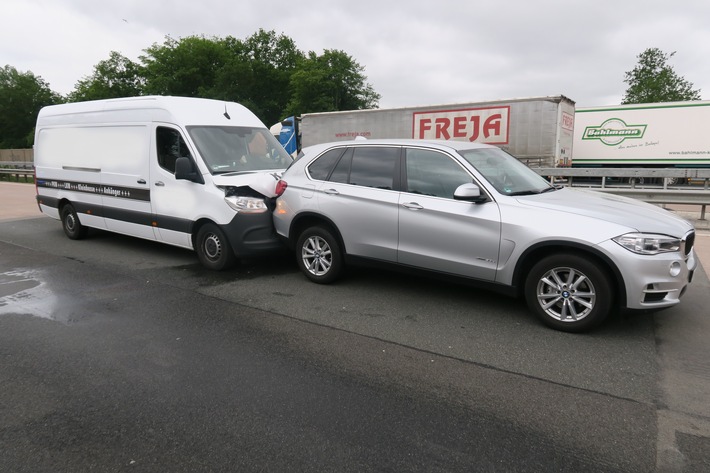 POL-DEL: Autobahnpolizei Ahlhorn: Auffahrunfälle auf der Autobahn 1 im Bereich der Gemeinde Stuhr