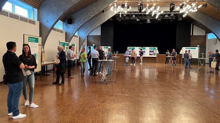 Koehler-Gruppe informiert beim Bürgerdialog über geplante Windenergieanlagen auf der Schwend