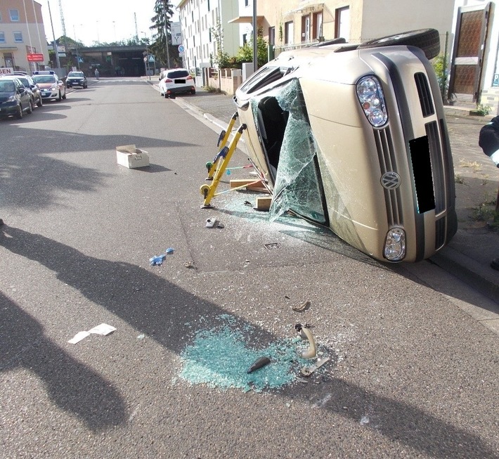 POL-PDNW: Neustadt/Wstr.: Verkehrsunfall mit vier leichtverletzten Personen